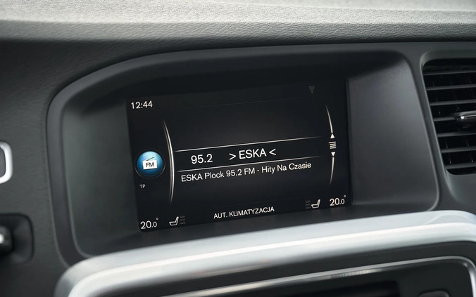 Volvo V60 cena 57800 przebieg: 207000, rok produkcji 2017 z Zawiercie małe 781